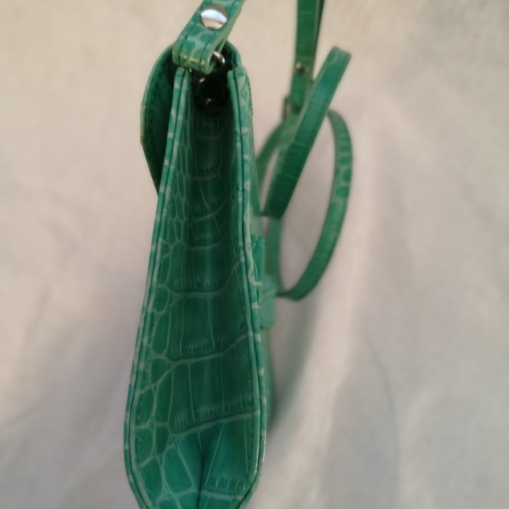 Danier Genuine Leather Green Reptile Pattern Crossbody or Clutch - Picture 7 of 11